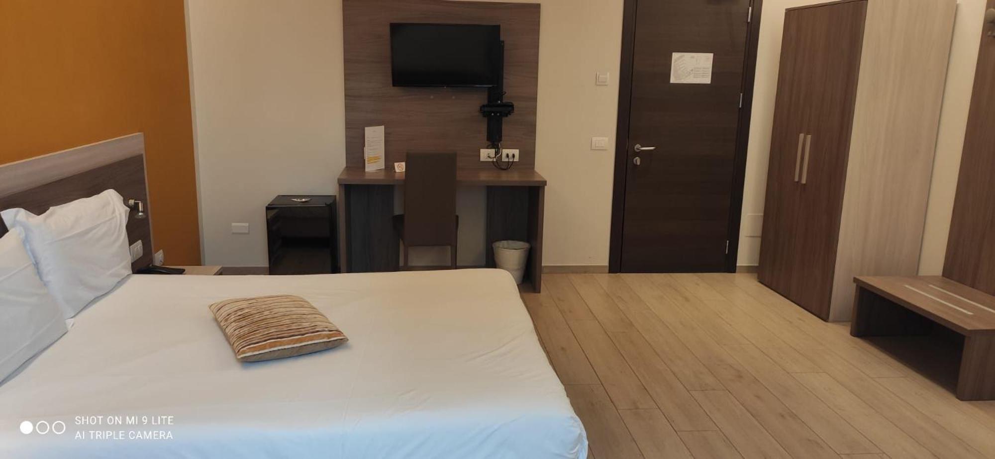 Palazzo Marignano Hotel Melegnano Zewnętrze zdjęcie