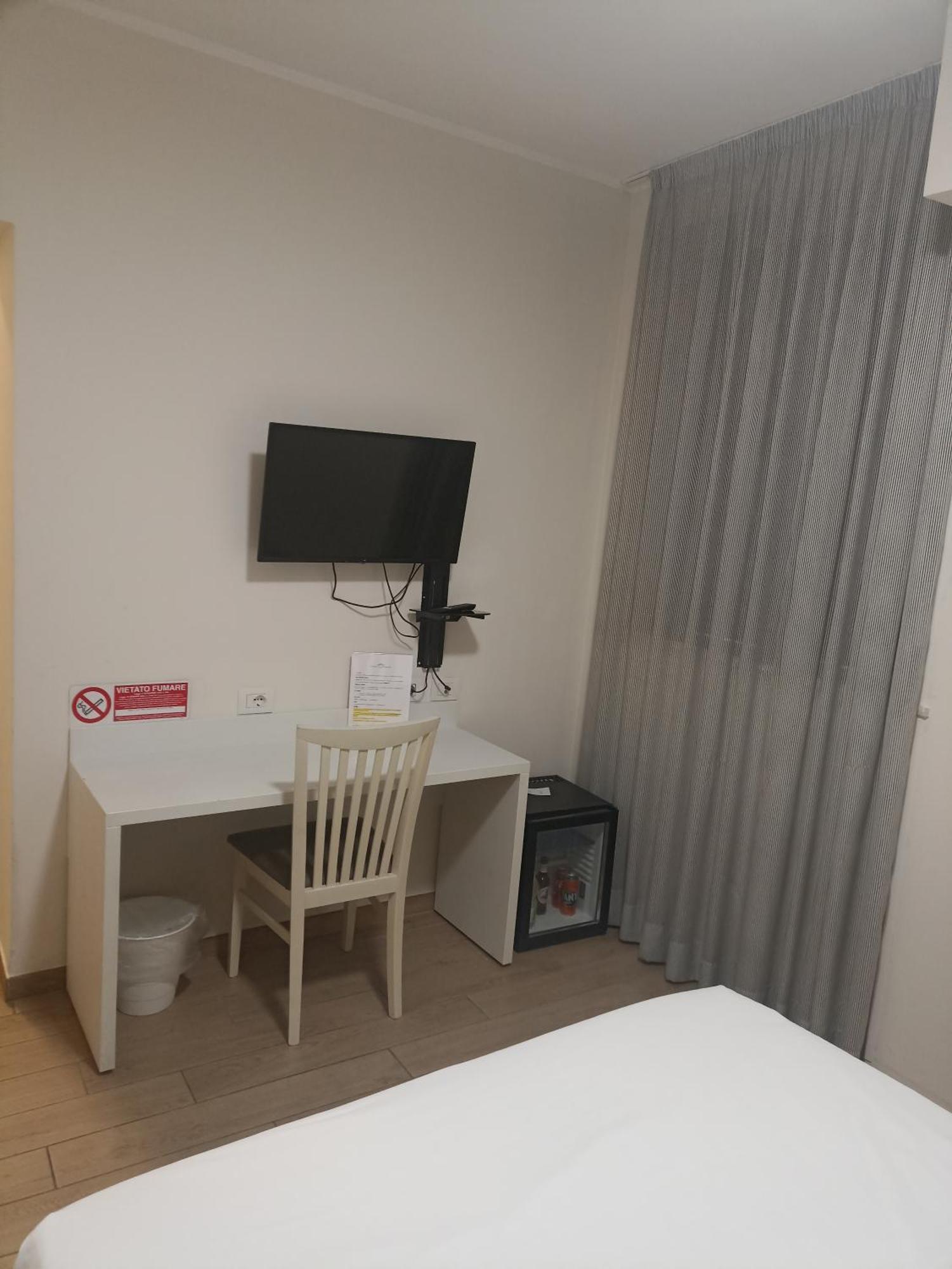 Palazzo Marignano Hotel Melegnano Zewnętrze zdjęcie